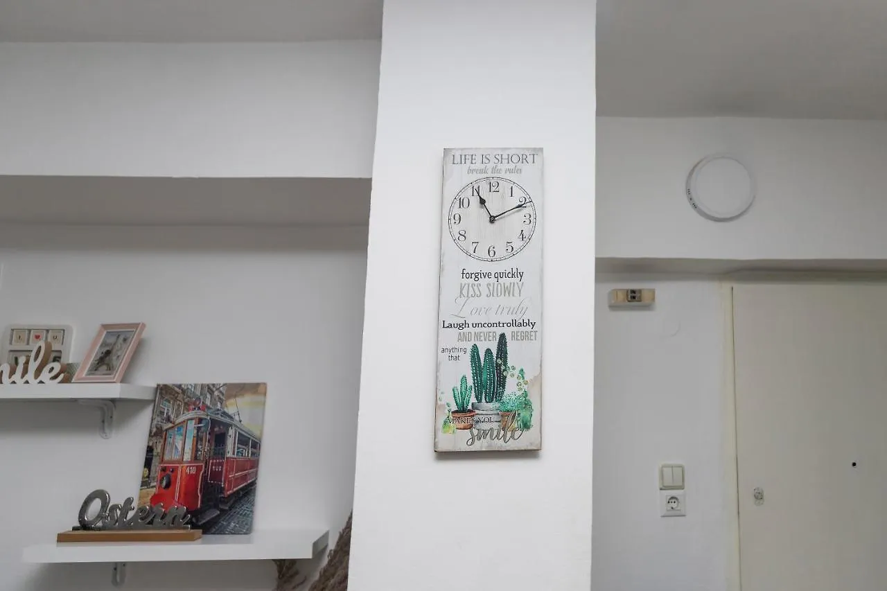 11 Steps' Lovely Studio In The Center Tirana