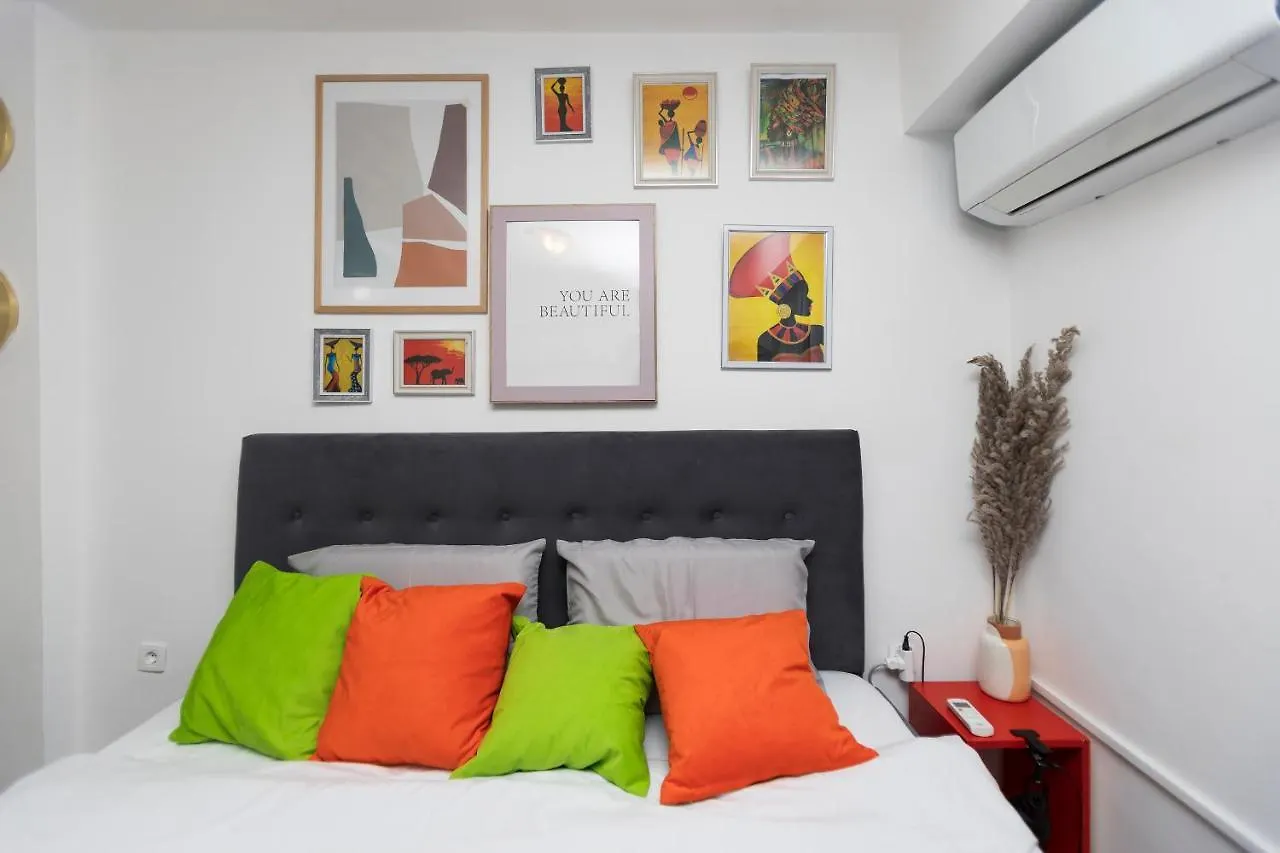 11 Steps' Lovely Studio In The Center Tirana